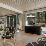 Lovely In With Kitchen Neksø